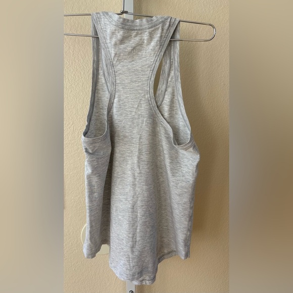 Lululemon Modern Racerback in Heather Light Grey - Size 6 - Picture 7 of 8